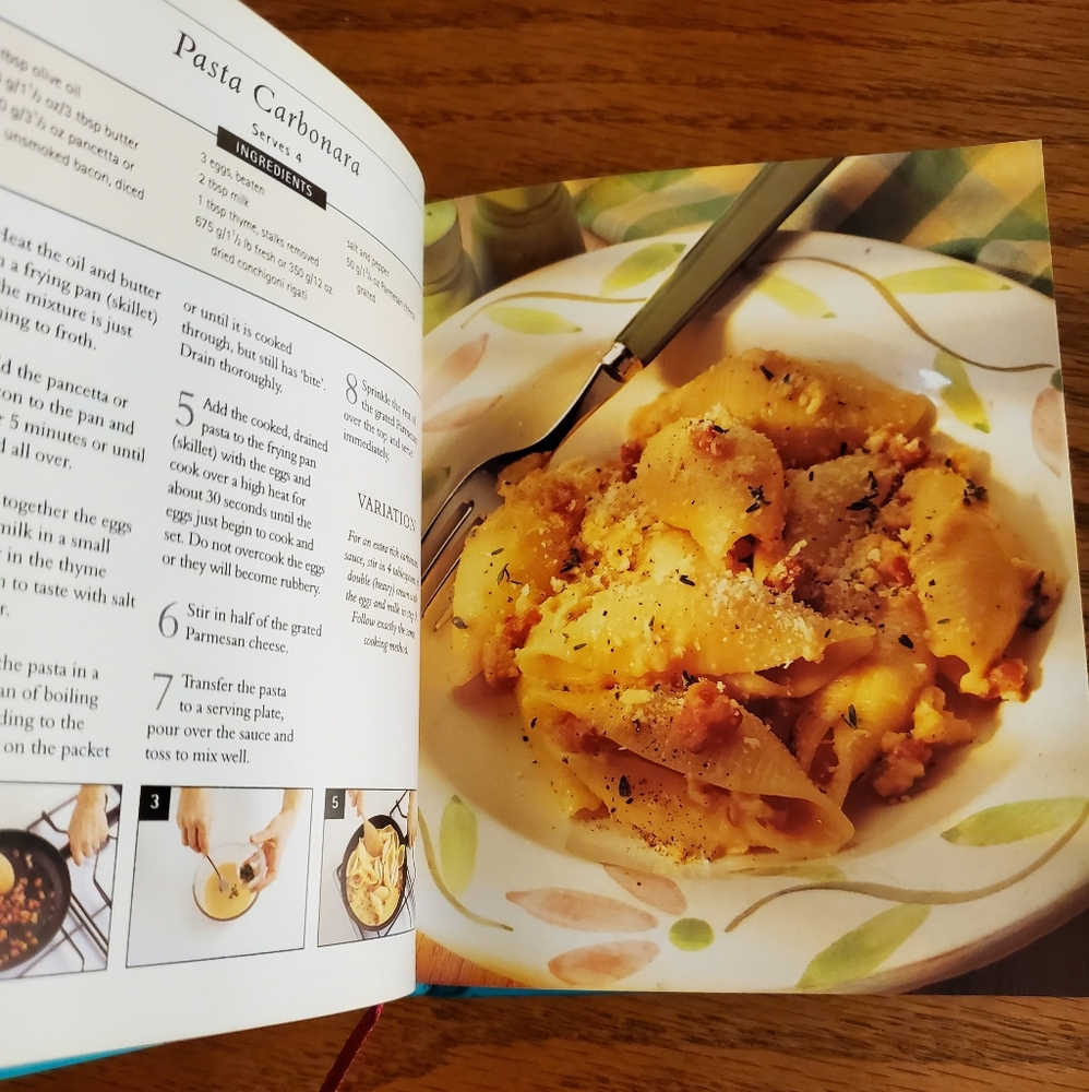 3 COOKBOOKS: ROBUST BUT COMPACT - Picture 3 of 8